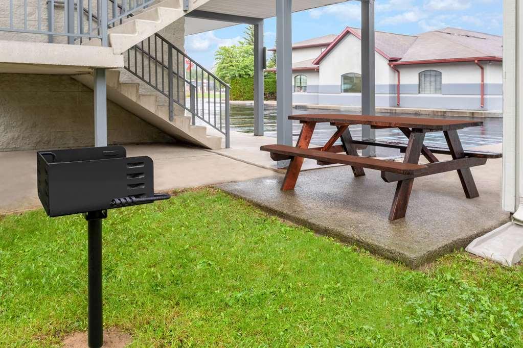 Super 8 By Wyndham Marysville/Port Huron Area Ngoại thất bức ảnh